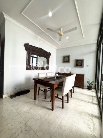 Rumah Elit LB 302m2 Siap Huni Desain Elegan di Ampera, Jakarta Selatan Rumah Elit LB 302m2 Siap Huni Desain Elegan di Ampera, Jakarta Selatan