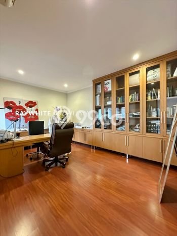 Hunian Elit LB 261m2 Siap Pakai Desain Elegan di Lebak Bulus, Jakarta Selatan Hunian Elit LB 261m2 Siap Pakai Desain Elegan di Lebak Bulus, Jakarta Selatan