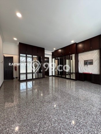 Disewakan Rumah Nyaman di Pondok Indah LT 435m2 / LB 450m2 Kondisi Bagus Disewakan Rumah Nyaman di Pondok Indah LT 435m2 / LB 450m2 Kondisi Bagus
