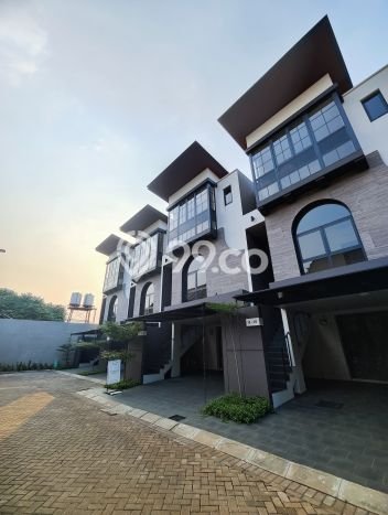 Rumah Kontrakan Jakarta Selatan LT 113m2 LB 210m2 Area Ampera Rumah Kontrakan Jakarta Selatan LT 113m2 LB 210m2 Area Ampera