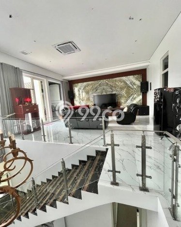 Jual Rumah Luas Megah Dengan View Eksklusif di Pakuwon Indah, Surabaya Jual Rumah Luas Megah Dengan View Eksklusif di Pakuwon Indah, Surabaya