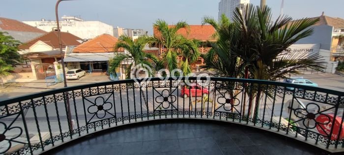 Ready to Use! Luxury House LT 230m2 Desain Modern di Surabaya Kota Ready to Use! Luxury House LT 230m2 Desain Modern di Surabaya Kota