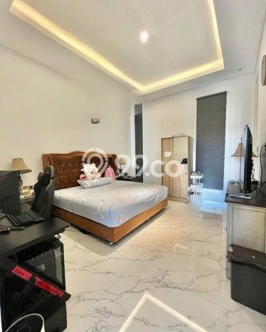 Jual Rumah Luas Megah Dengan View Eksklusif di Pakuwon Indah, Surabaya Jual Rumah Luas Megah Dengan View Eksklusif di Pakuwon Indah, Surabaya