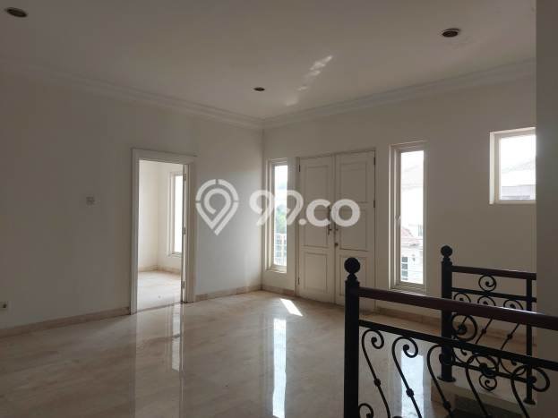 For Sale! Premium House LT 240m2 Desain Elegan di Graha For Sale! Premium House LT 240m2 Desain Elegan di Graha