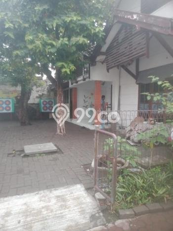 Ready to Use! Premium House LT 600m2 Desain Modern di Surabaya Kota Ready to Use! Premium House LT 600m2 Desain Modern di Surabaya Kota