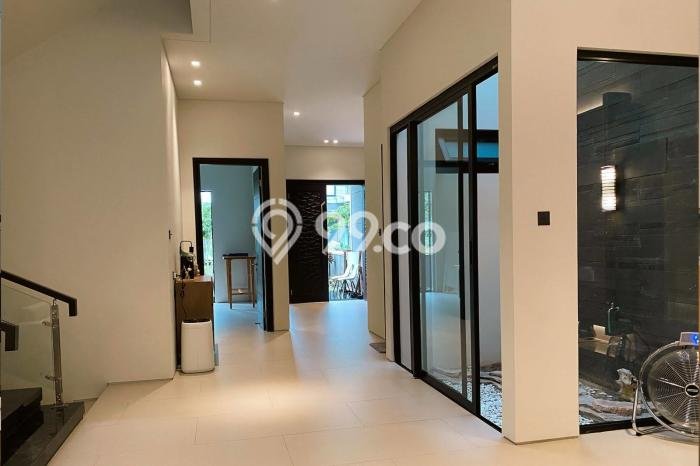 Dijual Rumah Mewah Megah Dengan View Eksklusif di Citraland, Surabaya Dijual Rumah Mewah Megah Dengan View Eksklusif di Citraland, Surabaya