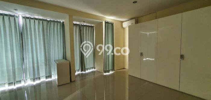 Rumah Mewah LB 115m2 Siap Pakai Desain Elegan di Citraland, Surabaya Rumah Mewah LB 115m2 Siap Pakai Desain Elegan di Citraland, Surabaya