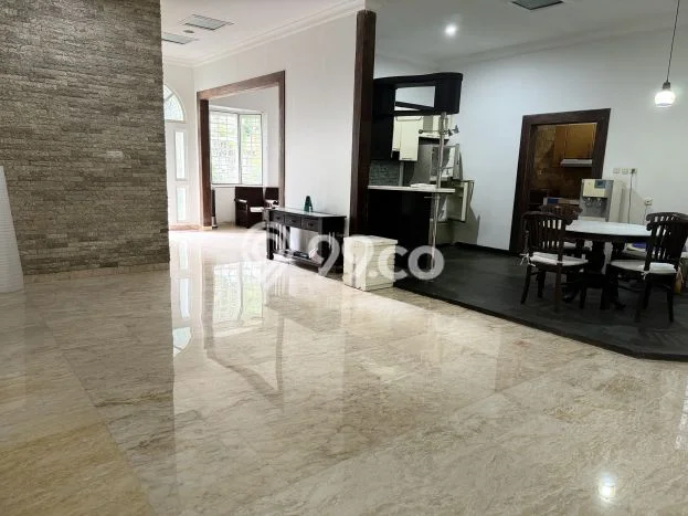 Rumah Mewah Dijual LT 216m2 di Mulyosari, Surabaya Rumah Mewah Dijual LT 216m2 di Mulyosari, Surabaya