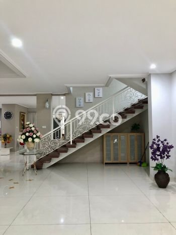 Rumah Mewah LB 1000m2 Siap Huni Desain Elegan di Graha, Surabaya Rumah Mewah LB 1000m2 Siap Huni Desain Elegan di Graha, Surabaya