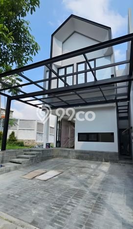 Rumah Elit LB 273m2 Siap Huni Desain Elegan di Citraland, Surabaya Rumah Elit LB 273m2 Siap Huni Desain Elegan di Citraland, Surabaya
