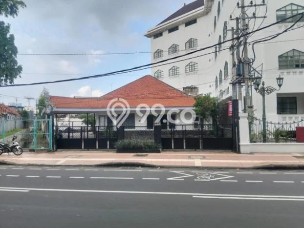 Jual Rumah Mewah Elegan Dengan View Cantik di Raya Darmo, Surabaya Jual Rumah Mewah Elegan Dengan View Cantik di Raya Darmo, Surabaya