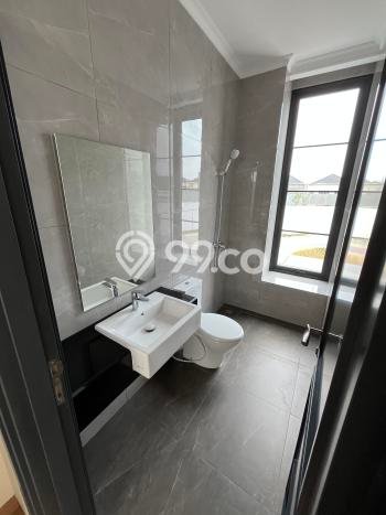 Dijual Rumah Luas Elegan Dengan View Eksklusif di Gading Serpong, Tangerang Dijual Rumah Luas Elegan Dengan View Eksklusif di Gading Serpong, Tangerang