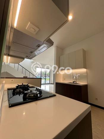 Hunian Mewah LB 166m2 Siap Pakai Desain Elegan di BSD City, Tangerang Hunian Mewah LB 166m2 Siap Pakai Desain Elegan di BSD City, Tangerang