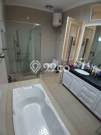Rumah Eksklusif Siap Huni LT 440m2 di Serpong, Tangerang Selatan Rumah Eksklusif Siap Huni LT 440m2 di Serpong, Tangerang Selatan