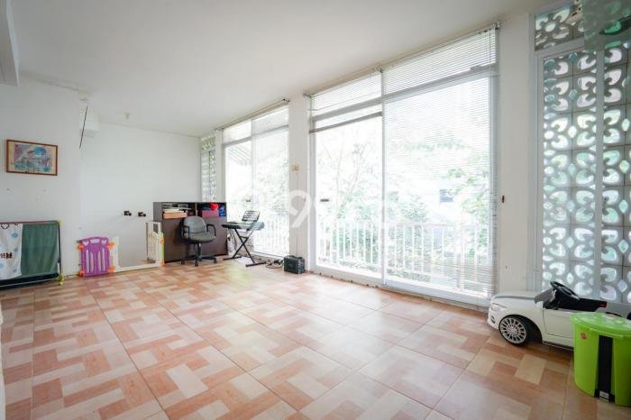 Rumah Mewah Siap Huni LT 144m2 di Cisauk, Tangerang Rumah Mewah Siap Huni LT 144m2 di Cisauk, Tangerang