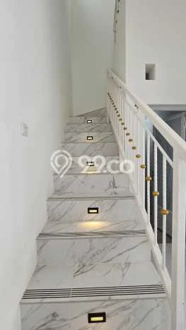Rumah Strategis Modern Lb 90m2 di Duren Sawit, Jakarta Timur Rumah Strategis Modern Lb 90m2 di Duren Sawit, Jakarta Timur