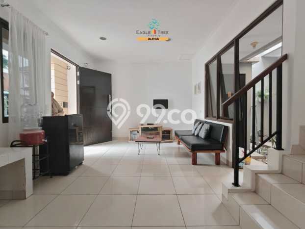For Sale Rumah 4 Kamar Lokasi Strategis Nyaman dan Strategis di BSD For Sale Rumah 4 Kamar Lokasi Strategis Nyaman dan Strategis di BSD
