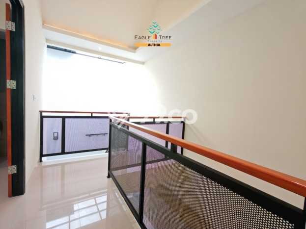Rumah Modern Cantik 3 KT Siap Huni di BSD Rumah Modern Cantik 3 KT Siap Huni di BSD