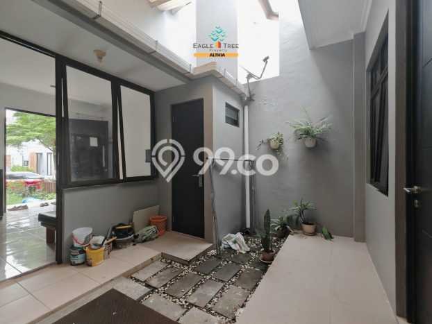 For Sale Rumah 4 Kamar Lokasi Strategis Nyaman dan Strategis di BSD For Sale Rumah 4 Kamar Lokasi Strategis Nyaman dan Strategis di BSD