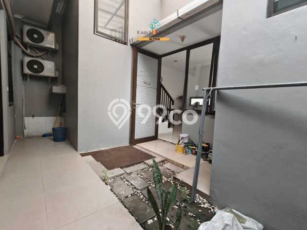 For Sale Rumah 4 Kamar Lokasi Strategis Nyaman dan Strategis di BSD For Sale Rumah 4 Kamar Lokasi Strategis Nyaman dan Strategis di BSD