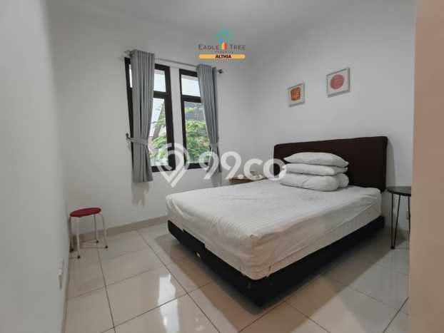 For Sale Rumah 4 Kamar Lokasi Strategis Nyaman dan Strategis di BSD For Sale Rumah 4 Kamar Lokasi Strategis Nyaman dan Strategis di BSD