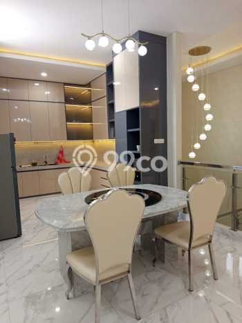 For Sale Rumah Elit Exclusive di Lakarsantri, Surabaya For Sale Rumah Elit Exclusive di Lakarsantri, Surabaya