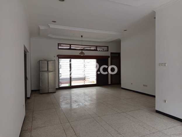 Hunian Eksklusif Siap Huni LT 375m2 di Dukuh Pakis, Surabaya Hunian Eksklusif Siap Huni LT 375m2 di Dukuh Pakis, Surabaya