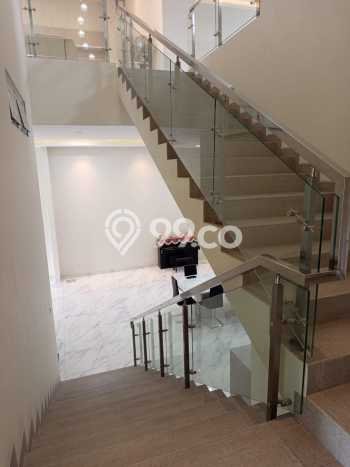 For Sale Rumah Elit Exclusive di Lakarsantri, Surabaya For Sale Rumah Elit Exclusive di Lakarsantri, Surabaya