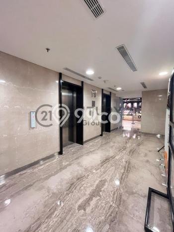 Unit Komersial Disewakan di Sudirman di Area Ramai & Strategis Unit Komersial Disewakan di Sudirman di Area Ramai & Strategis