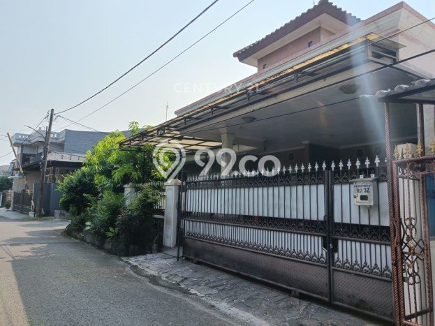 For Sale Rumah 5 Kamar Lokasi Strategis Nyaman dan Strategis di Cakung For Sale Rumah 5 Kamar Lokasi Strategis Nyaman dan Strategis di Cakung