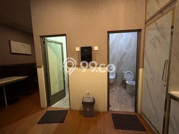 Ruko Dijual di Prime Area Jakarta Timur Luas 306m2 Ruko Dijual di Prime Area Jakarta Timur Luas 306m2
