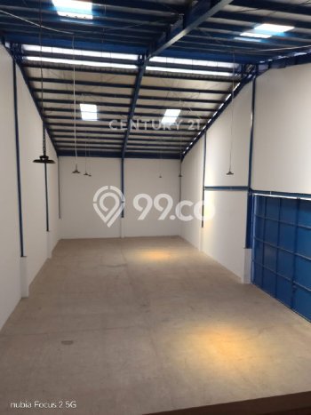 PROSPEK BAGUS! Gudang di Kamal, Luas 480m², Tingkat Keramaian Tinggi PROSPEK BAGUS! Gudang di Kamal, Luas 480m², Tingkat Keramaian Tinggi