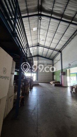 Gudang Strategis di Cakung, Luas 340m2m², Jalan Utama, Area Bisnis Aktif Gudang Strategis di Cakung, Luas 340m2m², Jalan Utama, Area Bisnis Aktif
