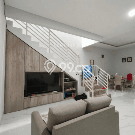 Dijual Rumah Mewah Elegan Dengan View Cantik di Meruya, Jakarta Barat Dijual Rumah Mewah Elegan Dengan View Cantik di Meruya, Jakarta Barat