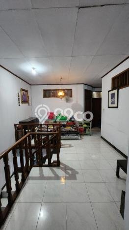 Dijual Rumah Luas Elegan Dengan View Cantik di Pondok Kelapa, Jakarta Timur Dijual Rumah Luas Elegan Dengan View Cantik di Pondok Kelapa, Jakarta Timur