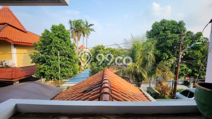Dijual Rumah Luas Elegan Dengan View Cantik di Pondok Kelapa, Jakarta Timur Dijual Rumah Luas Elegan Dengan View Cantik di Pondok Kelapa, Jakarta Timur