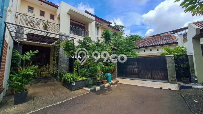 Hot Offer Hunian Mewah Ideal dan Luas di Ciracas, Jakarta Timur Hot Offer Hunian Mewah Ideal dan Luas di Ciracas, Jakarta Timur