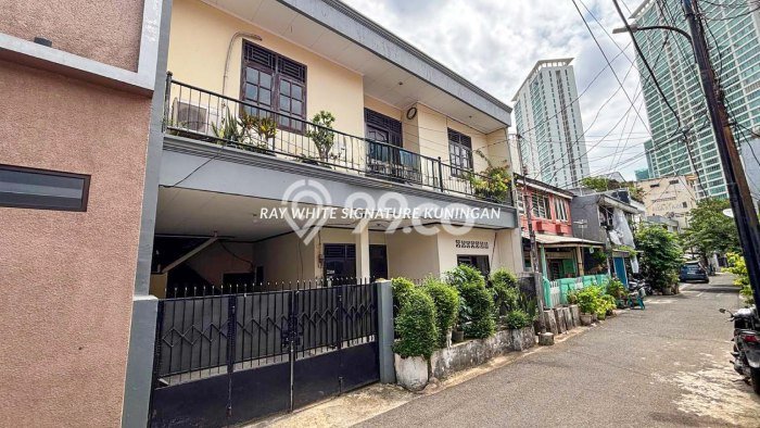 Hunian Elit LB 300m2 Siap Huni Desain Elegan di Setiabudi, Jakarta Selatan Hunian Elit LB 300m2 Siap Huni Desain Elegan di Setiabudi, Jakarta Selatan