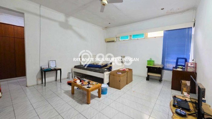 Jual Rumah Mewah Megah Dengan View Cantik di Kemang, Jakarta Selatan Jual Rumah Mewah Megah Dengan View Cantik di Kemang, Jakarta Selatan