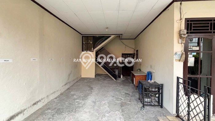 Hunian Elit LB 300m2 Siap Huni Desain Elegan di Setiabudi, Jakarta Selatan Hunian Elit LB 300m2 Siap Huni Desain Elegan di Setiabudi, Jakarta Selatan