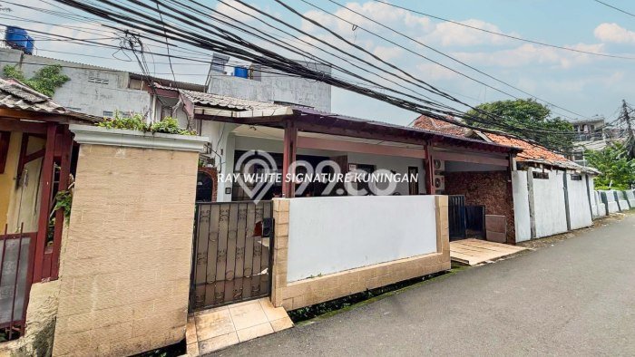 Rumah Luxury Modern Tanpa Renovasi di Setiabudi Jakarta Selatan Rumah Luxury Modern Tanpa Renovasi di Setiabudi Jakarta Selatan