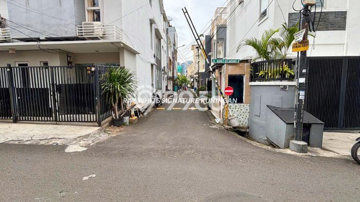 Rumah Luxury di Jakarta Selatan Lokasi Strategis Kondisi Terawat Rumah Luxury di Jakarta Selatan Lokasi Strategis Kondisi Terawat