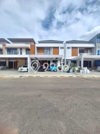Rumah LB 285m2m² Dekat dengan Akses Transportasi, Batam - Lokasi Premium Rumah LB 285m2m² Dekat dengan Akses Transportasi, Batam - Lokasi Premium
