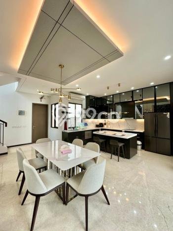 Rumah Eksklusif Dijual LT 202m2 di Tangerang, Tangerang Rumah Eksklusif Dijual LT 202m2 di Tangerang, Tangerang