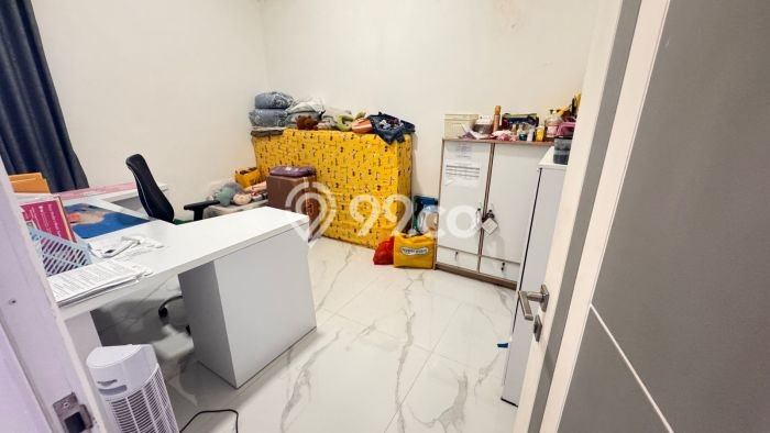 Rumah Luas Asri 3 KT Siap Huni di Duta Garden Jakarta Barat Rumah Luas Asri 3 KT Siap Huni di Duta Garden Jakarta Barat