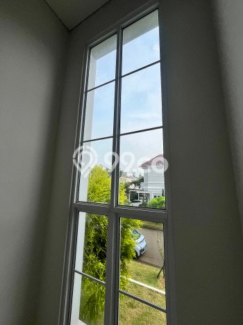 Dijual Rumah Mewah Elegan Dengan View Eksklusif di Gading Serpong, Tangerang Dijual Rumah Mewah Elegan Dengan View Eksklusif di Gading Serpong, Tangerang