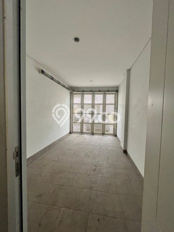Dijual Rumah Mewah Elegan Dengan View Eksklusif di Gading Serpong, Tangerang Dijual Rumah Mewah Elegan Dengan View Eksklusif di Gading Serpong, Tangerang