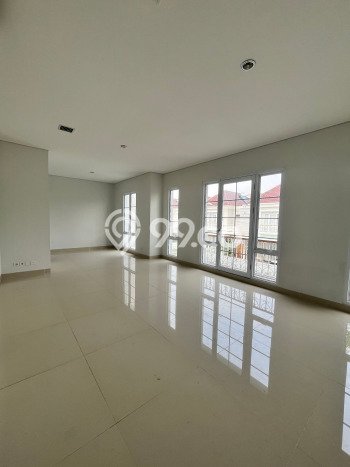 Dijual Rumah Mewah Elegan Dengan View Eksklusif di Gading Serpong, Tangerang Dijual Rumah Mewah Elegan Dengan View Eksklusif di Gading Serpong, Tangerang