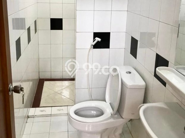 Rumah sewa siap huni 4 KT di Pondok Indah, Jakarta Selatan Rumah sewa siap huni 4 KT di Pondok Indah, Jakarta Selatan