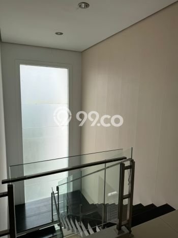 Disewakan! Rumah 6 Kamar Tidur &
4 Kamar Mandi di Pantai Indah Kapuk, Jakarta Utara Disewakan! Rumah 6 Kamar Tidur &
4 Kamar Mandi di Pantai Indah Kapuk, Jakarta Utara